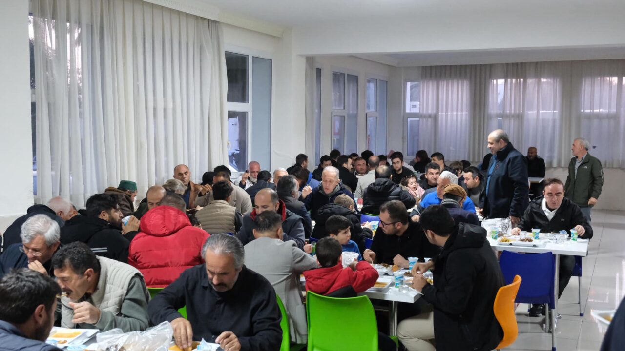 (İMHAD) Geleneksel İftar Yemeğinde Buluştu 4 645454716 10164872265331661 5787798022381752551 n scaled