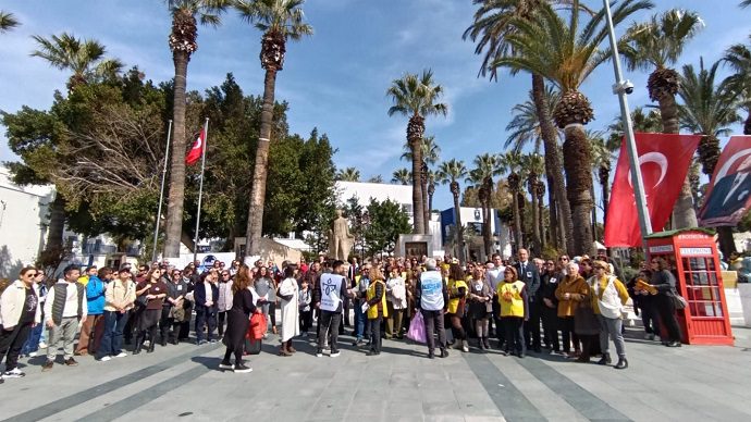 bodrumda ogretmene siddete hayir cagrisi egitim sendikalarindan ortak mesaj4