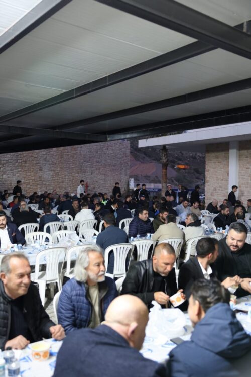 Sarıay Ailesi'nden 800 kişilik iftar Yemeği 7 f7b208cc 6e59 4cfe b23a 7db6be414a4e scaled e1773522013380