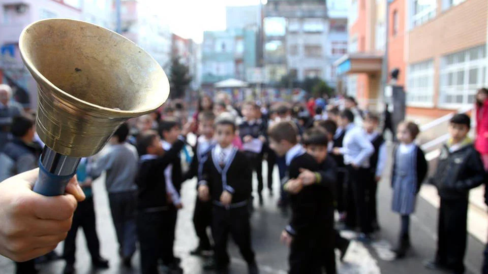 okullarda ikinci ara tatil oncesi son ders zili yarin calacak