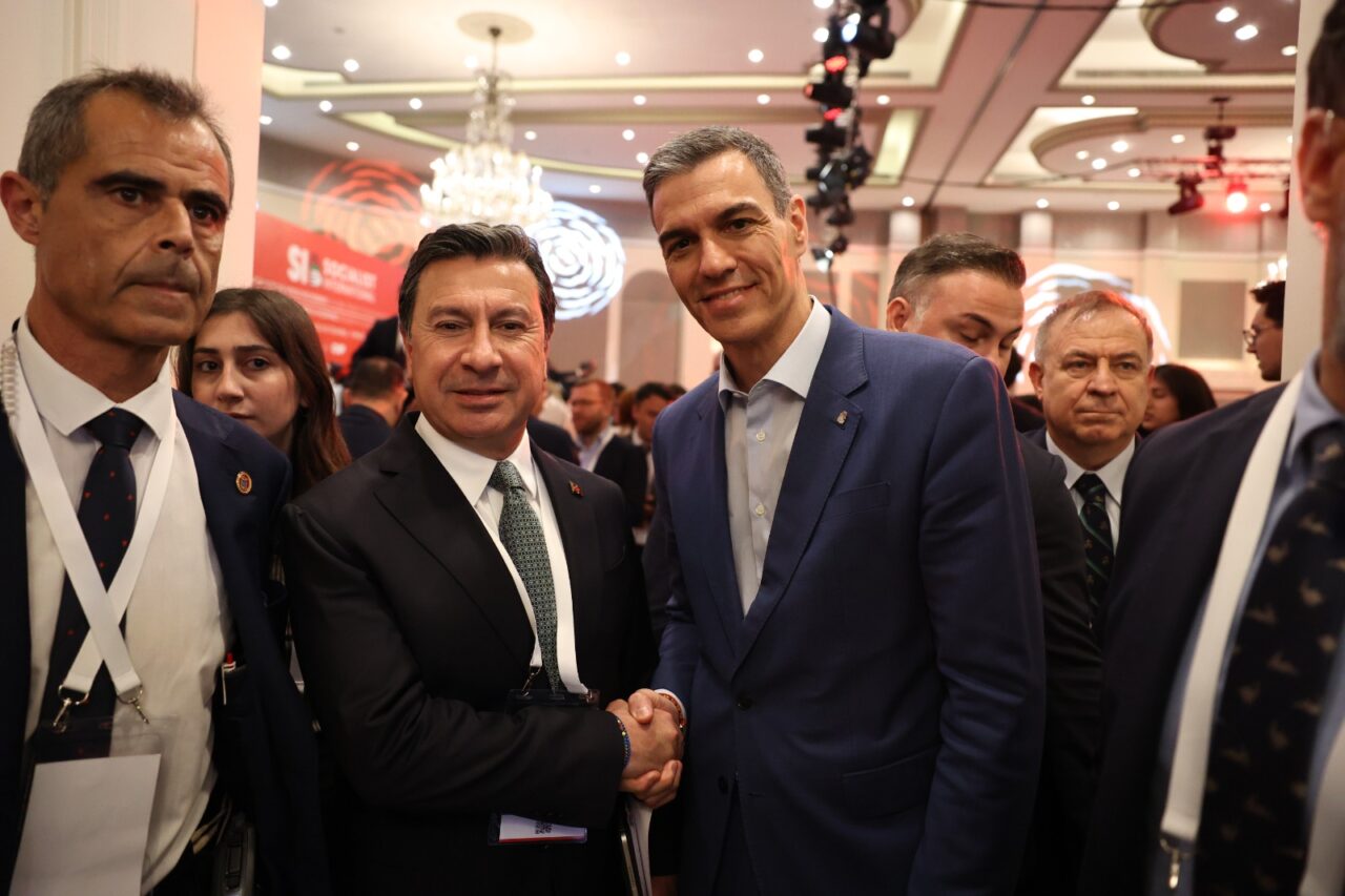 Baskan Aras Demokrasi Zirvesi Icin Barselonada 2 scaled