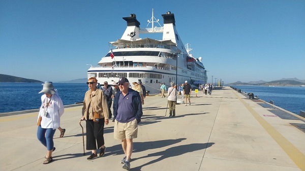 Star Legend 274 Amerikalı yolcu ile geldi 18 cee0c866 57d4 420c 9a29 f4c6fe5df73b