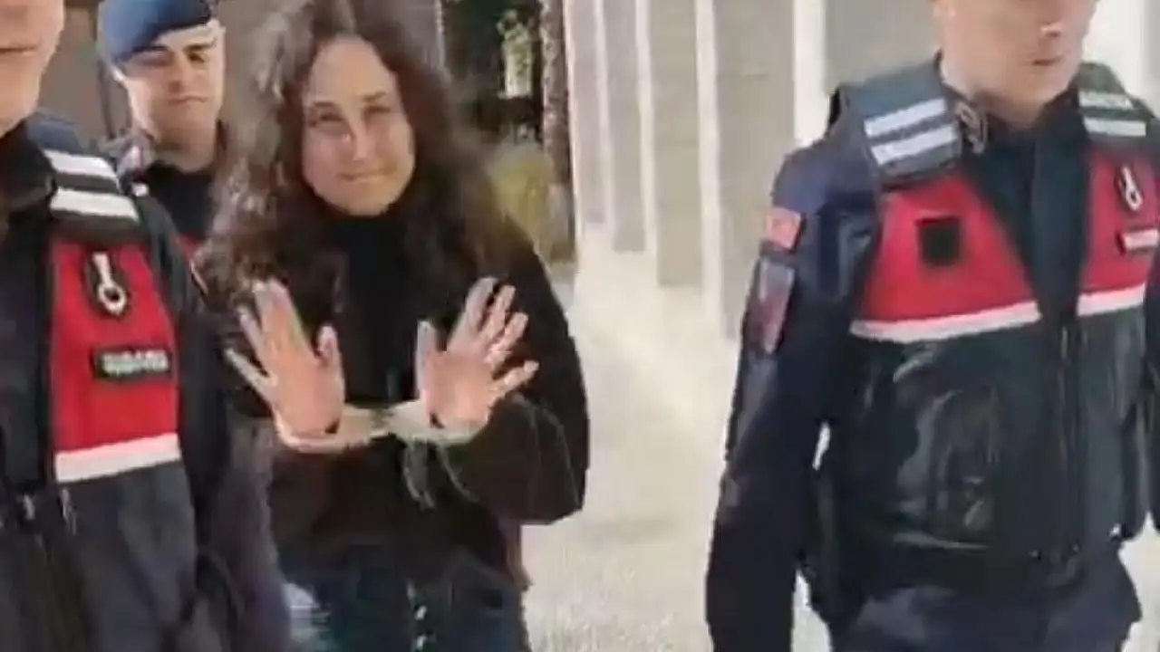 esra isik ilk kez hakim karsis 1777286602 XdUPsi