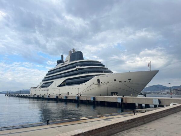 Four Seasons İngiliz yolcular ile Bodrum’'a demirledi 15 f39a84be a0b5 42c6 8821 37fa678c9abd scaled e1775728002779