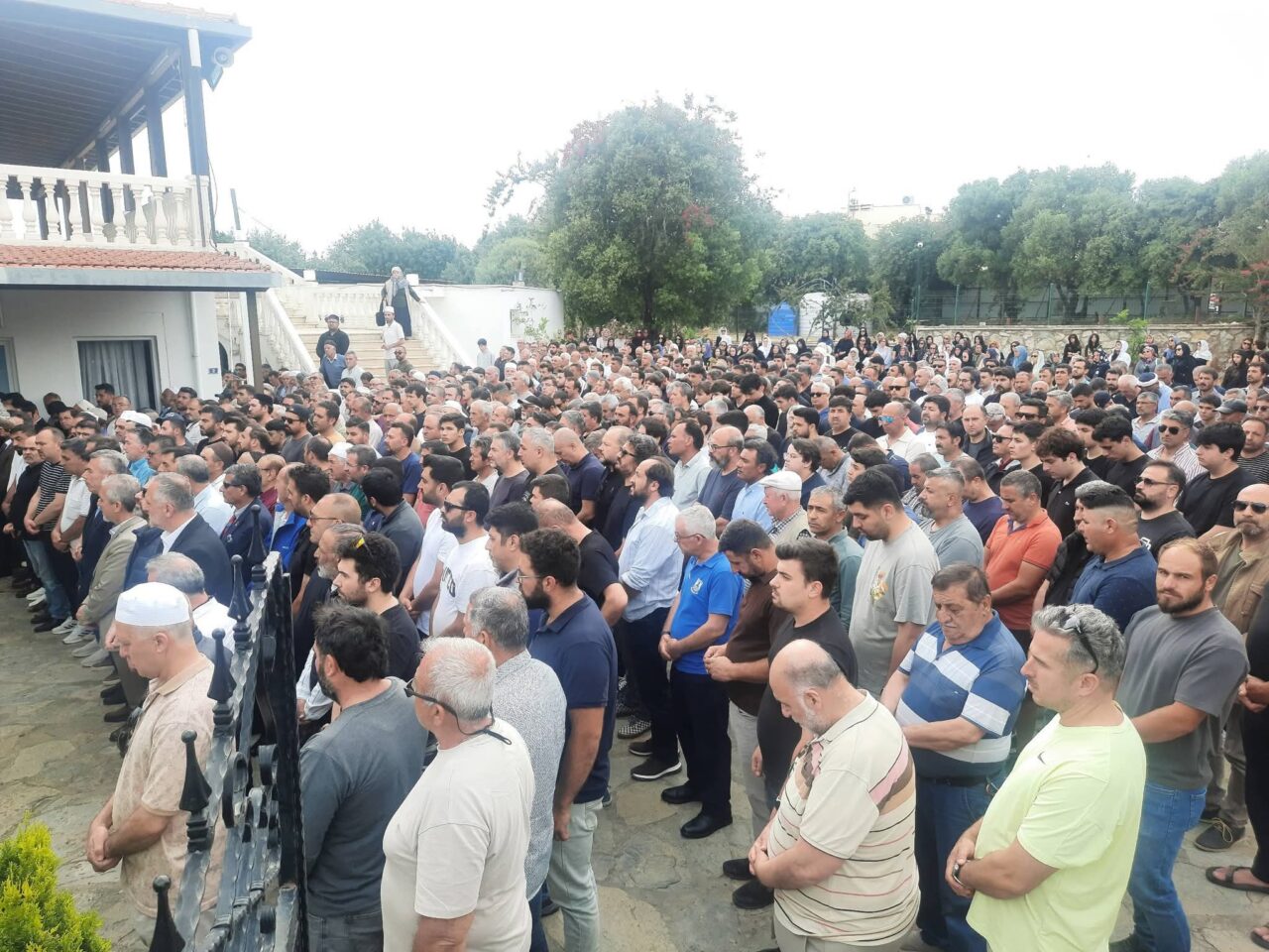 Metin hoca dualar ile uğurlandı 3 FB IMG 1779217080542 scaled