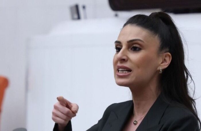 Gizem OZCAN 700x455 1