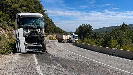 Milas Labranda yolunda iki maden tırı çarpıştı 6 milas labranda yolunda iki mad 1779528263 D2X3zV