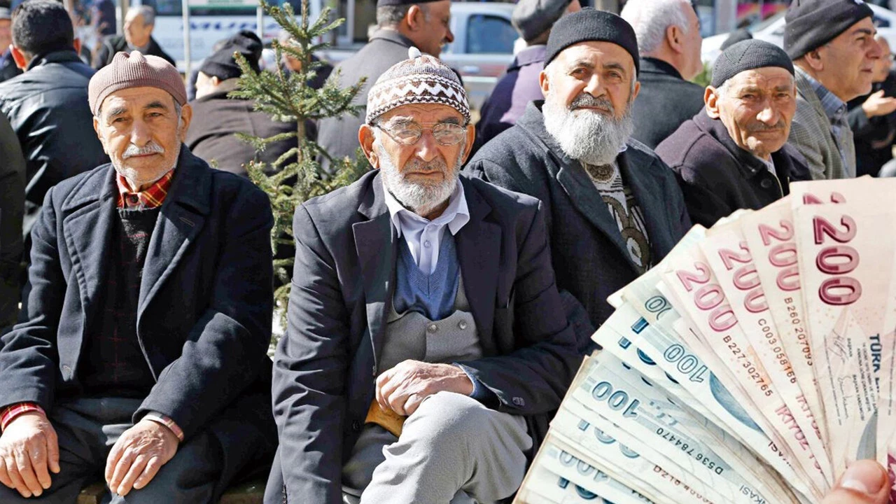 4 aylık enflasyon Memur ve emekli maaşları farkı ne kadar oldu? 20 samil tayyardan olay emekli cikisi ak partiden bile fazlalar u7aq
