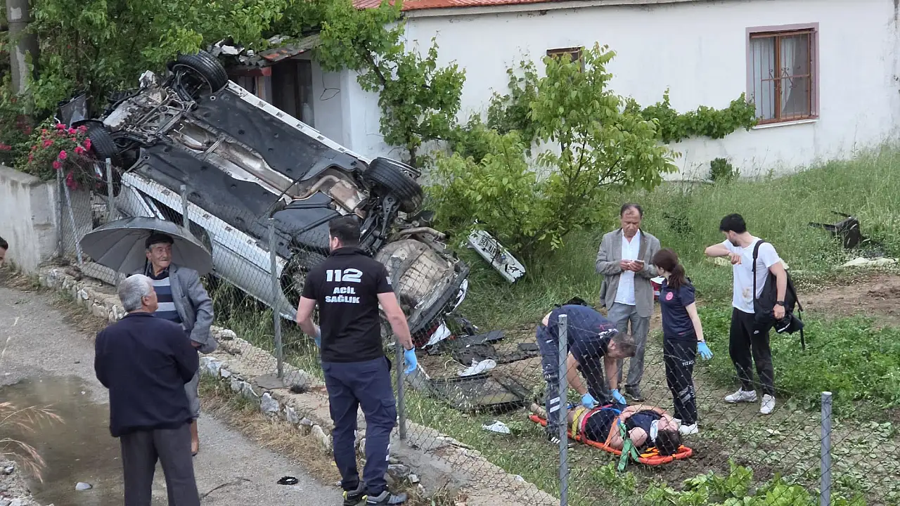 Kontrolden Çıkan Otomobil Şarampole Uçtu: 5 Yaralı 3 whatsapp image 2026 05 23 at 204031