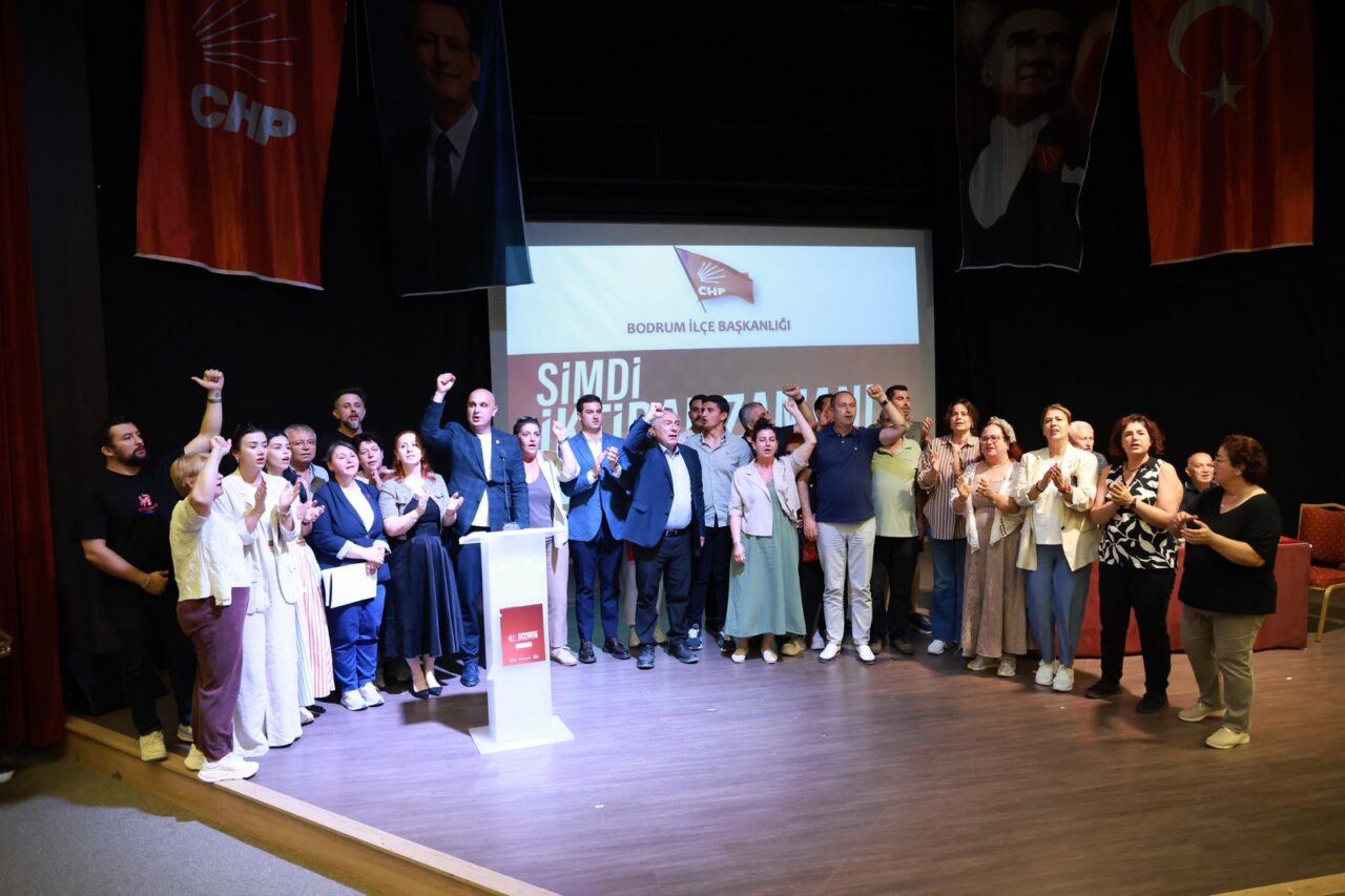 CHP BODRUM İLÇE ÖRGÜTÜ: “GENEL BAŞKANIMIZ ÖZGÜR ÖZEL’İN YANINDAYIZ” 1 05c62f01 e493 4bf4 9ca7 36d93cfcfcb9 scaled