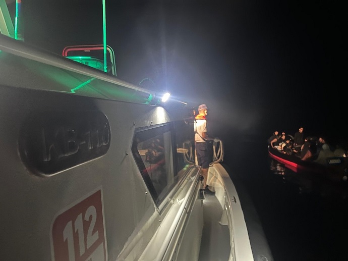 Bodrum Açıklarında 26 Düzensiz Göçmen Kurtarıldı, 1 Kaçakçı Şüphelisi Yakalandı 2 17haz26bodrum33