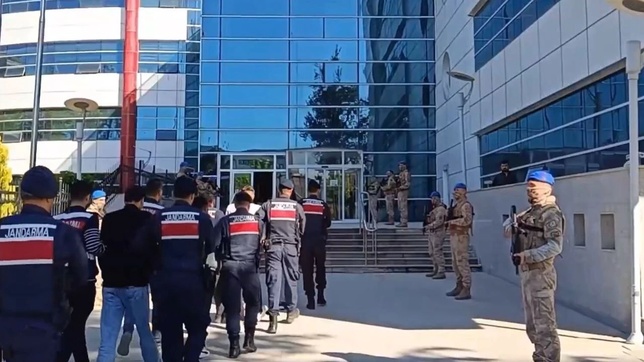 Muğla dahil 34 ilde Yasa Dışı Bahis operasyonu 293 Şüpheli Yakalandı. 4 34 il merkezli nitelikli dolandiricilik ve yasa disi bahis operasyonu