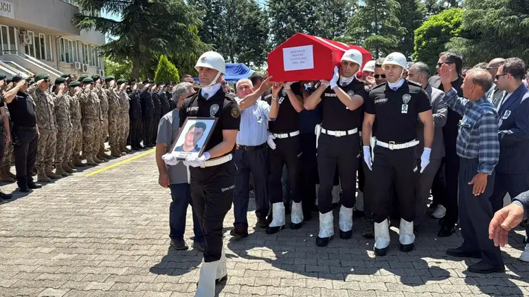Muğla Şehidini Uğurladı, Eşinin Sözleri Yürekleri Dağladı 4 6a2e8271ab7ede844bb62f46