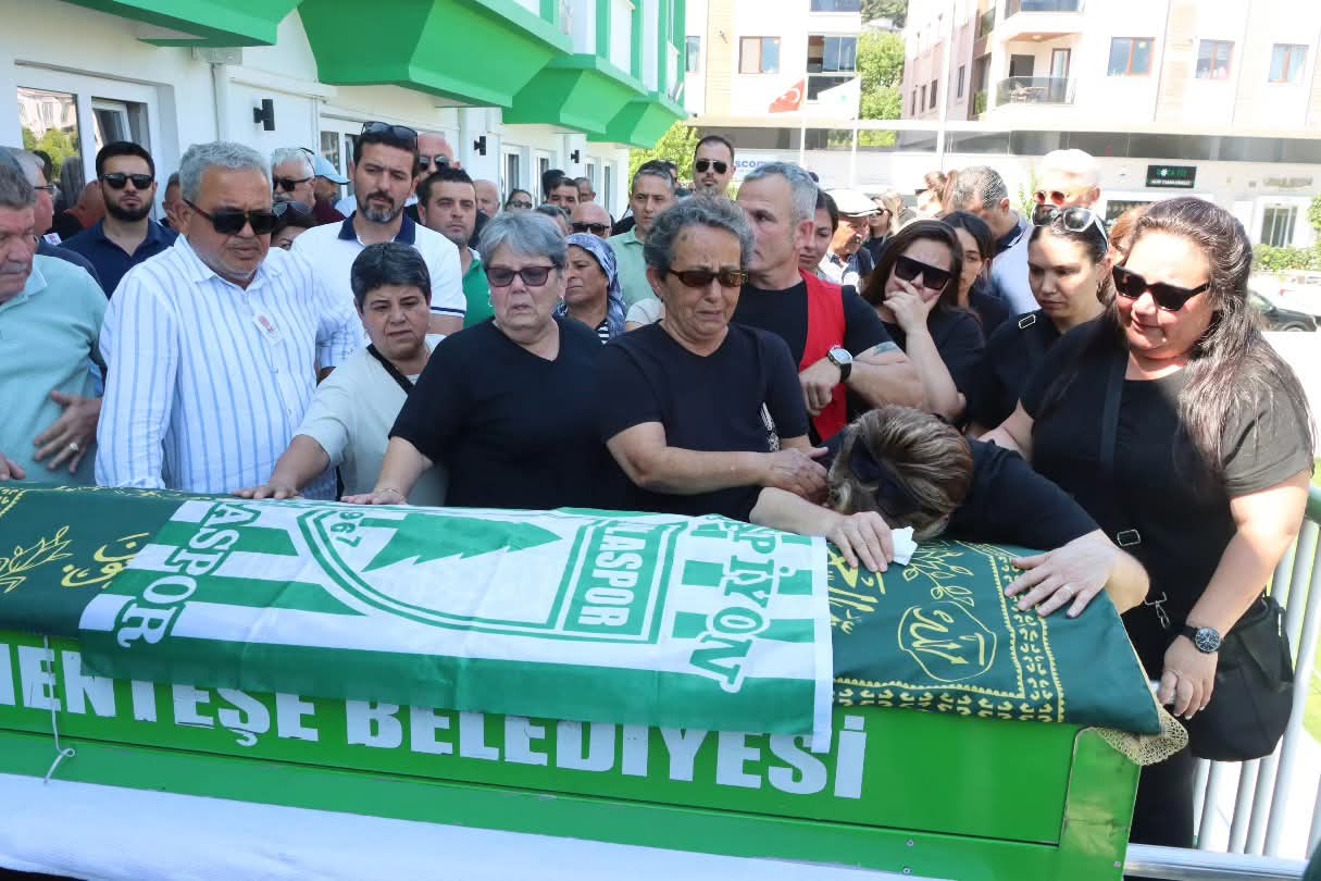 Akın Çavaş son yolculuğuna uğurlandı 3 FB IMG 1781541368291