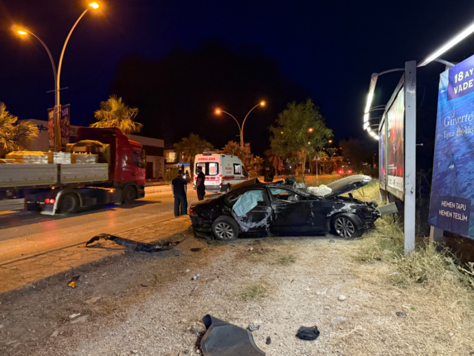Bitez kavşağında Feci Kaza: 2 Ağır 3 Yaralı 4 img 1785958280 scaled e1781683636242