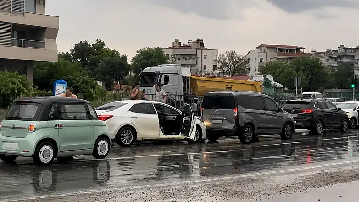 Zincirleme Kaza: 5 Araç Birbirine Girdi, 5 Yaralı 3 milas ta zincirleme kaza 5 ara 1781889756 sycHX2