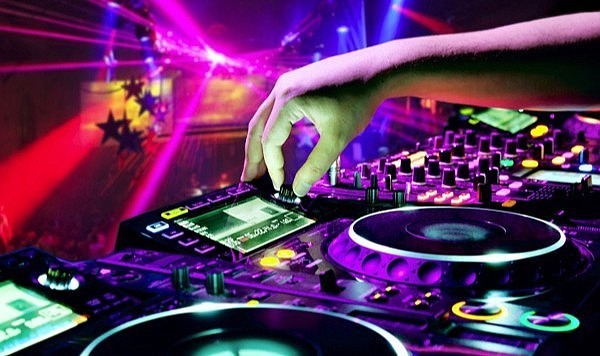 Turizm tesislerinin ortak alanlarında müzik yayını için lisans şartı getirildi 2 turizm tesislerine muzik lisansi zorunlulugu getirildi 2123