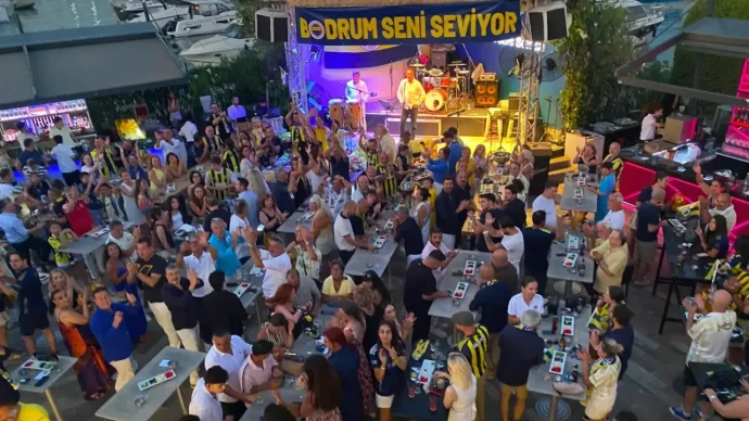 Dünya Fenerbahçeliler Günü Bodrum’da Büyük Coşkuyla Kutlandı 28 fb gecesi10 1784503135 1 e1784535856106