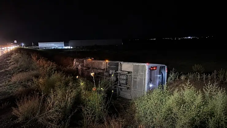 Servis Minibüsü Şarampole Devrildi: 7 Yaralı 4 milas ta servis minibusu saram 1784759004 IQrzwD
