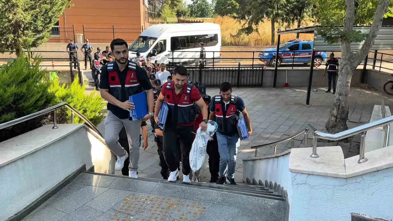 Sahte alışveriş sitesi operasyonunda Muğla detayı: 1 milyar TL! 30 sahte alisveris sitesi operasyonunda mugla detayi 1 milyar tl 97b5a5d698c6 scaled