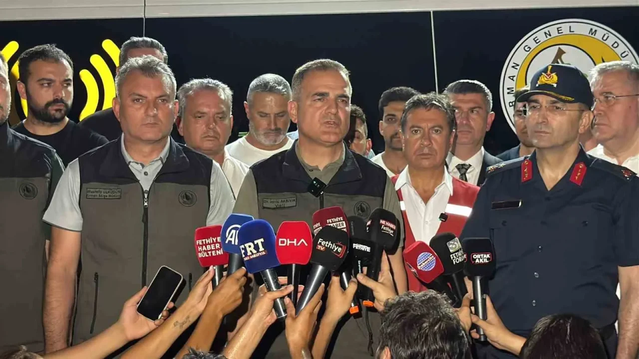 vali akbiyik acikladi fethiyedeki yanginin enerjisi dusuruldu mucadele sabaha kadar surecek 5db2fa3cdfc8 scaled