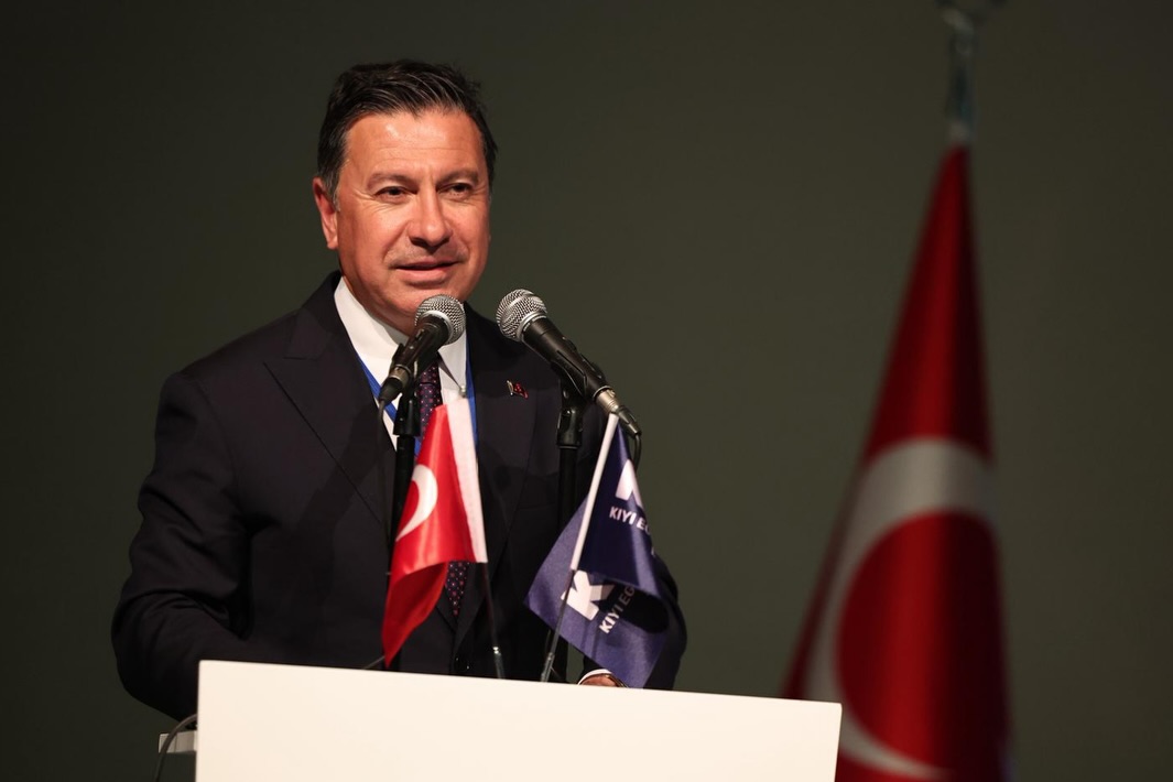 Ahmet Aras, 2,5 yıllık icraatlarını Muğlalılara açıklayacak 27 3774bc12 5629 446a 9070 6a99f49ef4dc KyBelediyelerBirliiBakanlnaYenidenAhmetArasSeildi5