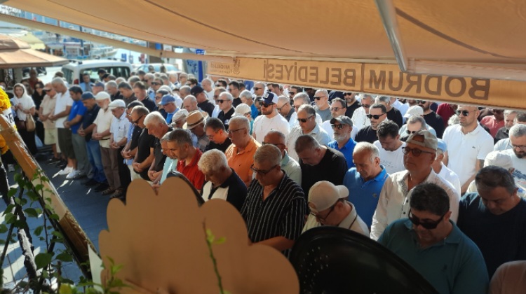 Zafer Çetinel son yolculuğuna uğurlandı 5 6a77089e9f2e72fe009709be 3