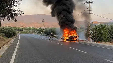 Seyir hal otomobilde yangın 26 milas bodrum karayolunda seyir 1787331618 Q2qHef