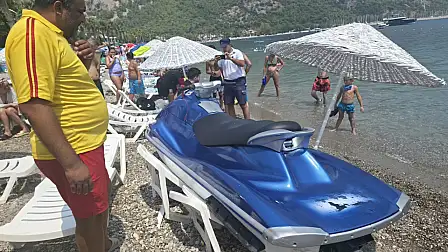 Jet Ski Sahile Daldı: Facianın Eşiğinden Dönüldü 1 oren de jet ski sahile daldi f 1786450142 YaT1tr