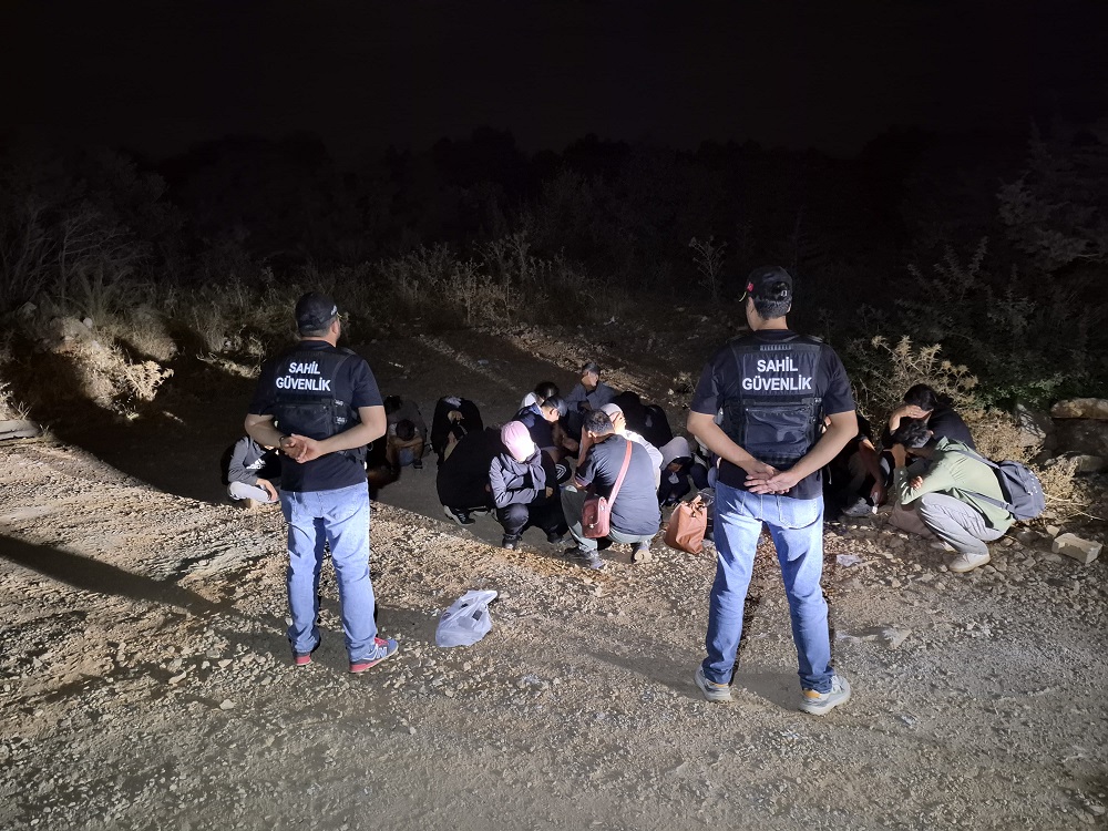 BODRUM ’da 13 Düzensiz Göçmen (Beraberinde 11 Çocuk) Yakalanndı 24 22eyl26bodrum24