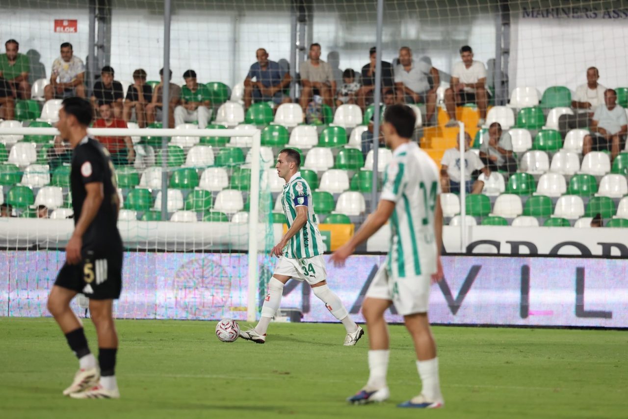 Bodrum FK ile Esenler Erokspor puanları paylaştı 7 BODRUM FK 8 scaled
