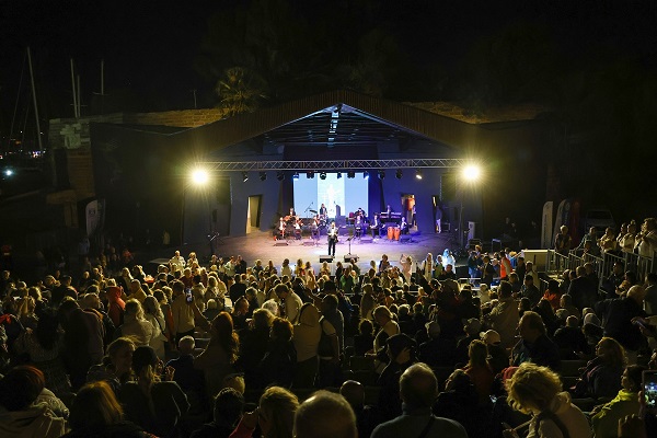 Bodrum’da Sanat Güneşi Zeki Müren’i Anma Konseri 31 Bodrumda Sanat Gunesi Zeki Mureni Anma Konseri 22
