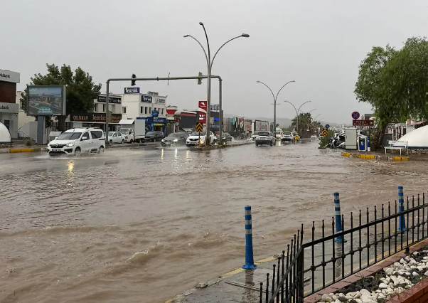 Bodrum'da yağış etkili oldu 2 5854578