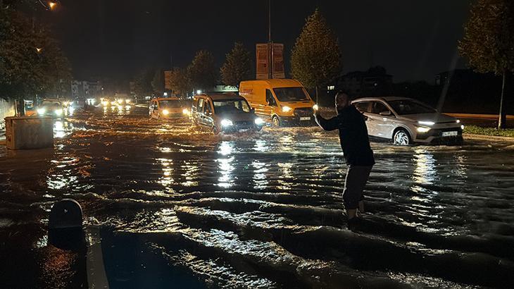 İç Ege’de Kuvvetli Sağanak Yağış Bekleniyor! 22 6abab2b8dc369b79f544f33e