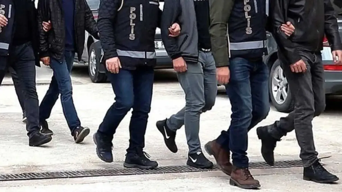istanbul ve mugladaki sahte ekspertiz raporu operasyonunda gozaltina alinan 16 supheli adliyeye sevk edildi 2b1c7b2