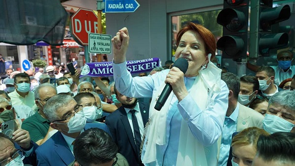 Meral Akşener, Muğla Ziyaretinde Vatandaşlarla Ve Esnafla Bir Araya Geldi 16 206679884 1747177728787007 1469099084575598527 n