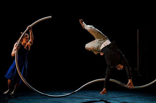Gümüşlük’te Festival Tiyatro Ve Sirk Performansı Ile Devam Ediyor 12 28 Agustos Bir Cekirgenin Ruyasi Sirk Perf 01© De Schaapjesfabriek