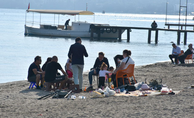 Marmaris’te Plaj Ve Parklarda Piknik Yapmak, Toplu Oturmak Yasaklandı 5 291220200758526672500