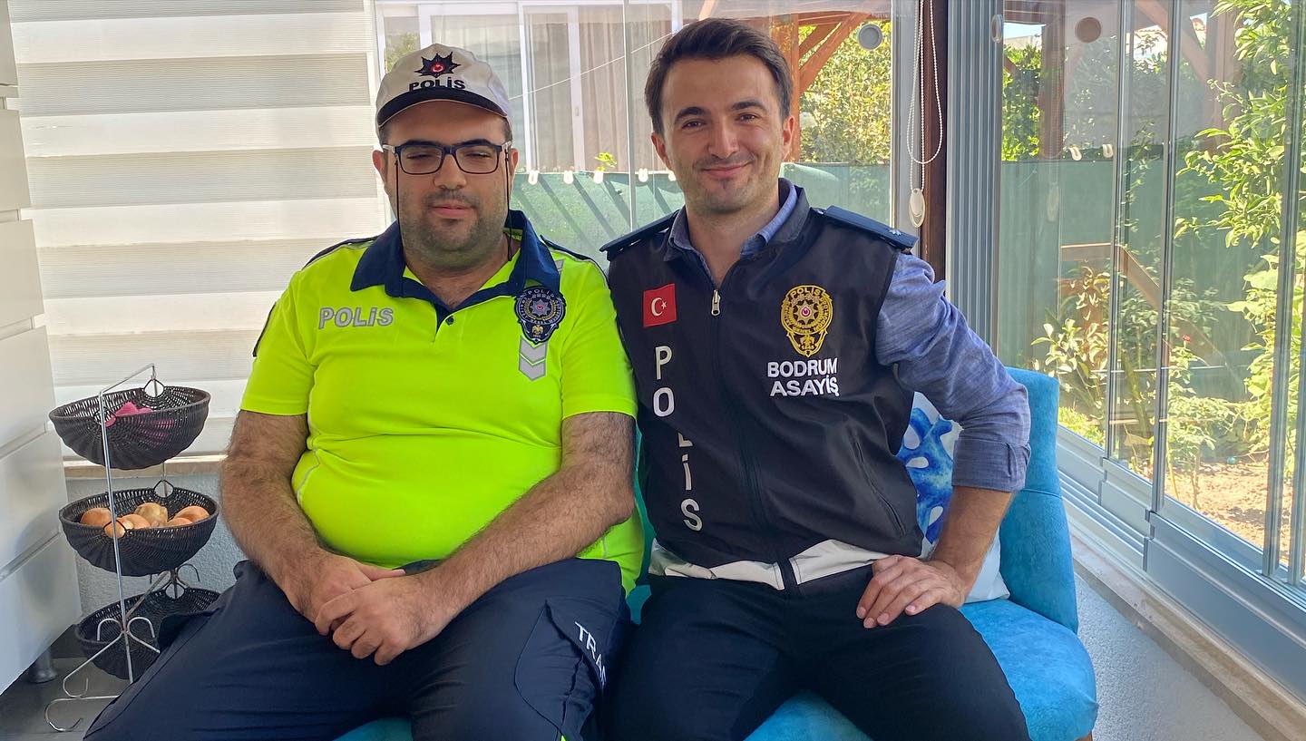 Bodrum Polisinden Engelli Gence Doğum Günü Sürprizi 2 376227074 18384362350050881 3962534741453718963 n