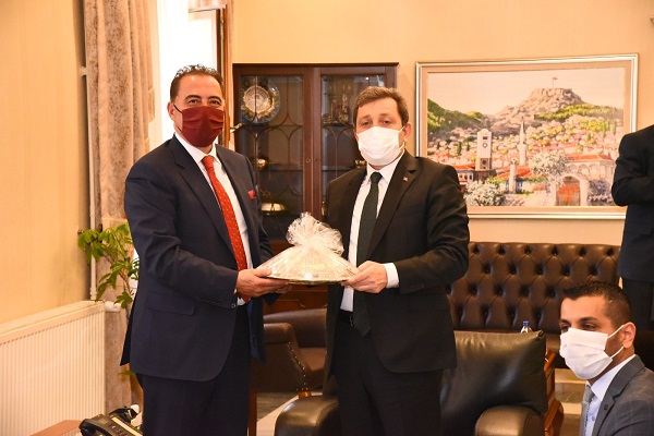 Cezayir’in Ankara Büyükelçisi Mourad Adjabi, Vali Orhan Tavlı’yı Ziyaret Etti 8 4 2