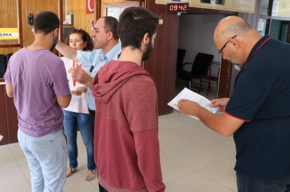 Öğrenciler Sınavda Veliler Dışarıda Ter Döktü Manisa'da Öğrencilerin Yks Heyecanı 6 61899625_620x410