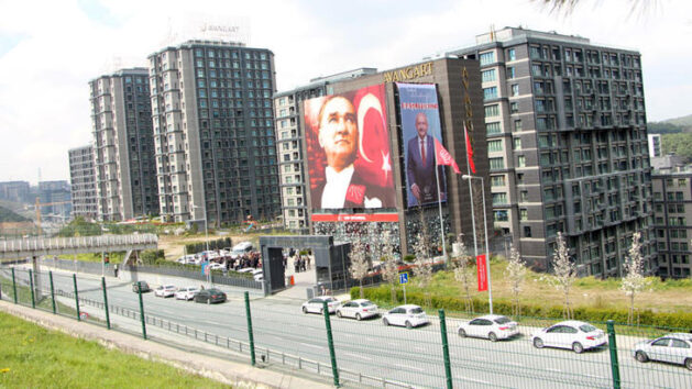 Chp İl Binası'na Saldırı Iddiası 1 642ea250470a9b295034133d e1680812732355