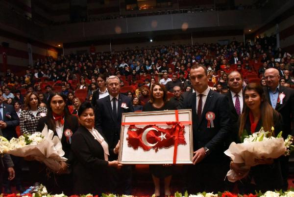 Öğretmenler Yemin Ederek Mesleğe Başladı 1 7057155addbfc6d9f1540e8b5f61c310
