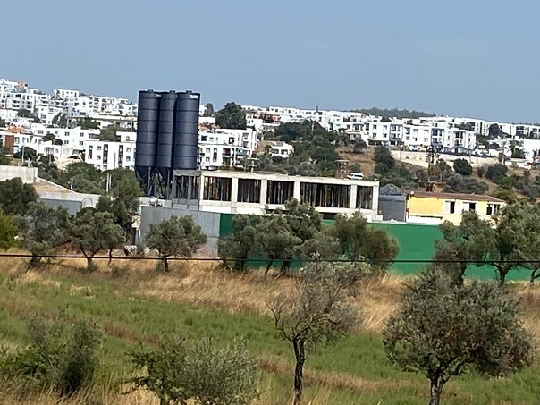 Yerleşim Yerlerine 50 Metre Mesafede Kurulan Beton Santrali Tepki Çekiyor 1 75e4160f 59cb 4fa7 8e53 3b4f5bd5e170