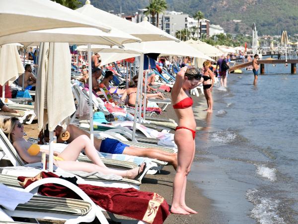 Marmaris Turistler Sonbahar Güneşinin Tadını Çıkardı 1 9447aa122ac5c76a7430803892c632a9