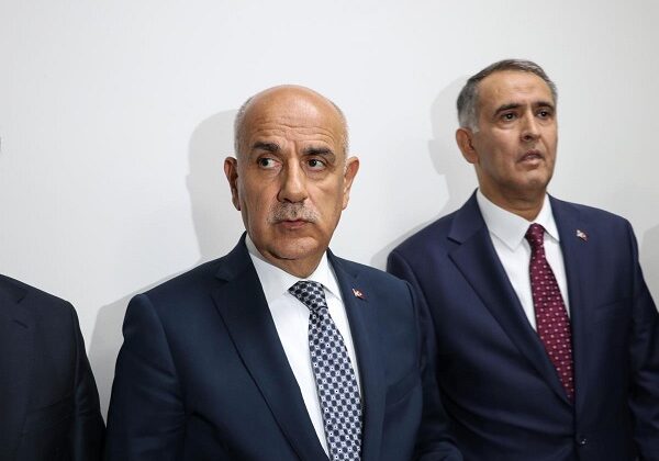 Bakanı Vahit Kirişci, Helikopter kazası ve Marmaris’teki yangını değerlendirdi 