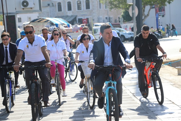 Aras Avrupa Hareketli̇li̇k Haftasinda Pedal Çevi̇rdi̇ 9 BASKAN ARAS AVRUPA HAREKETLILIK HAFTASINDA PEDAL CEVIRDI11