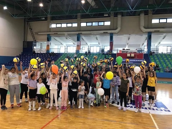 BODRUMSPOR VOLEYBOL OKULUNDA ANTRENMANLAR BAŞLADI1