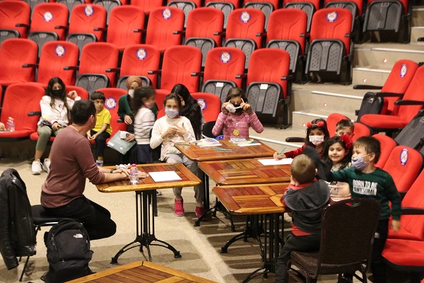 BODRUM’DA DÜNYA ÇOCUK KİTAPLARI HAFTASI ETKİNLİĞİ DÜZENLENDİ 8