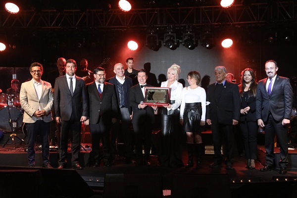 Ajda Pekkan’a “Bodrum Kültür Ve Sanat Elçisi“ Ünvanı Verildi 17 BOTAV KURULUS YIL DoNuMu09